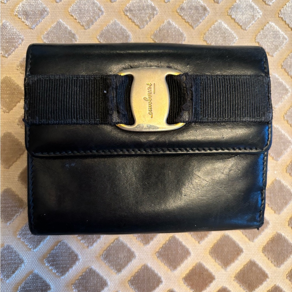 Salvatore Ferragamo Black Box Calf Leather Vara Bow Compact